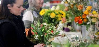 blumen-branche: frauen kaufen sich ihren strauß häufiger selbst