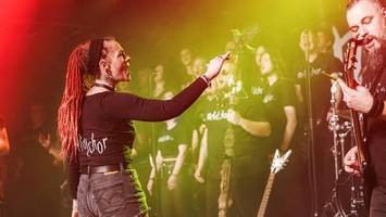 Metalchor in der Markthalle: Mit Engelsstimmen auf den „Highway To Hell“