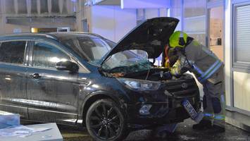 Unfall in Mölln: Senior (81) kracht mit SUV voll ins Altersheim