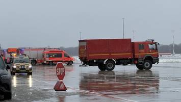 notlandung am flughafen hamburg wegen technischer probleme