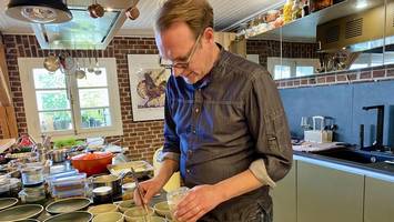 vom tisch direkt ins bett – zu gast beim spitzenkoch im alten land