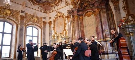 „Auguri!“ in Augsburg: Bayerische Kammerphilharmonie spielt zu Mozarts Geburtstag