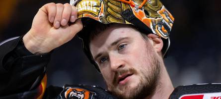 pure magie: wolfsburgs strahlmeier erzielt das erste torwart-tor der del