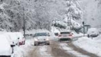 Bäume stürzen um: Stromausfälle im Nürnberger Umland