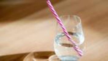 Konsum: Verbraucher greifen häufiger zu Mineralwasser