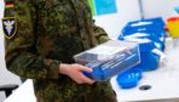 pandemie: soldat verweigert corona-impfung - bisher straffrei