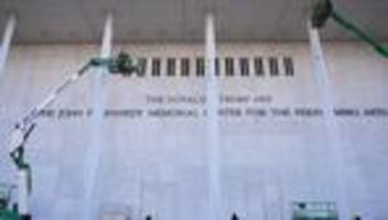 Weltberühmter Komponist: Wegen Trump: Glass sagt Werk-Premiere in Kennedy Center ab