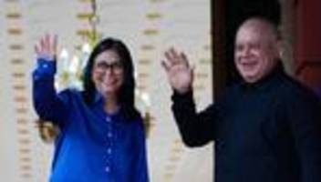 regierung von delcy rodríguez: venezuela meldet freilassung von hunderten häftlingen