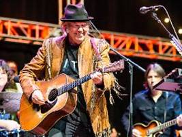 aufruf zum amazon-boykott: neil young verschenkt musik an grönländer