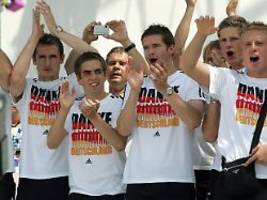 dfb ist nicht abgeneigt: cdu will deutsche fußball-wm-bewerbung anstoßen