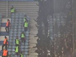 Gewaltausbruch in 2. Bundesliga: Polizei ermittelt nach Ost-Derby wegen versuchten Mordes