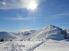 tragisches unglück in Österreich: 14-jähriger skifahrer prallt gegen felsen und stirbt