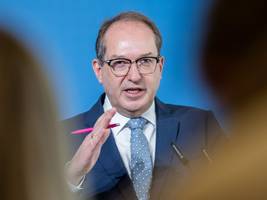 Bundespolitik: Dobrindt lehnt Änderung beim Rechtsanspruch auf Teilzeit ab