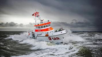Feuer auf Autotransporter vor Borkum ausgebrochen – Schiff manövrierunfähig