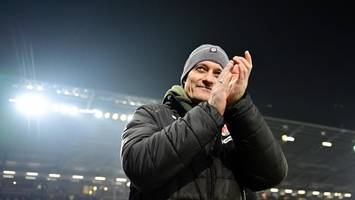 Live! Startelf-Überraschungen bei St. Pauli – Blessin tauscht viermal