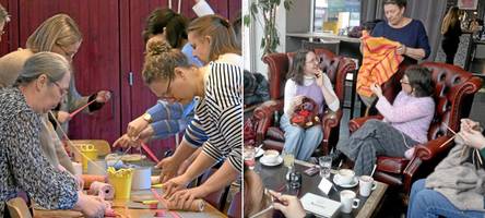 „Das ist wie Therapie“: Was Menschen in Augsburg an Stricken, Malen & Co. begeistert