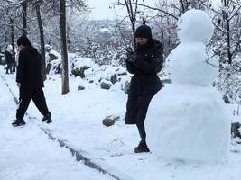 Portugal und Spanien: Sturm „Kristin“: Tote in Portugal - Schnee in Spanien
