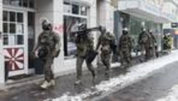 einsatz am pferdemarkt: sek-einsatz in oldenburg - mann verschanzt sich in hotel