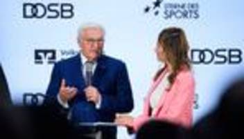 In Mailand: Steinmeier bei der Eröffnung der Olympischen Winterspiele