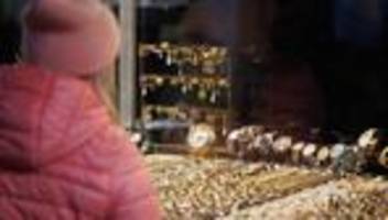 konsumstimmung: kauflaune bei verbrauchern 
 zum jahresanfang verbessert