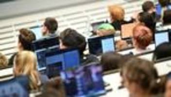 Mathe und Naturwissenschaft: Frauen entscheiden sich häufiger für MINT-Studium