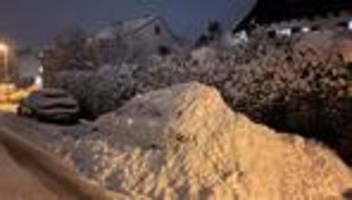 mögliche nötigung: auto mit schnee zugeschaufelt - wer hat’s getan?