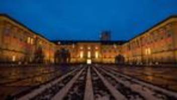 plenarsitzung: brandenburgs landtag berät über lehrer und neue gruppe