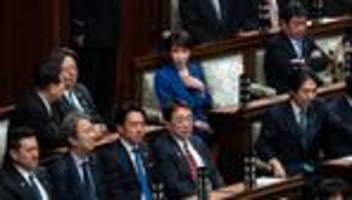 Sanae Takaichi: Sie mischt Japans behäbige Männerwelt von rechts auf