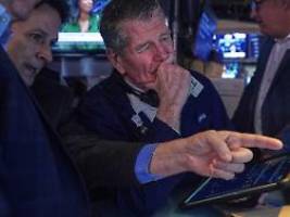 gold mit neuem rekord: us-börsen stagnieren - ki-bilanzen im blick