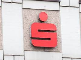 Von Mitarbeitern erwischt: Diebe brechen Schließfächer in weiterer Sparkassen-Filiale auf