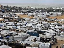 Zeltstädte für Palästinenser: Israel errichtet bewachte Lager im Gazastreifen