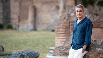 die eltern sind ein fremdes paar: „der jahrestag“