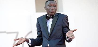 khaby lame: tiktok-star landet 975-millionen-dollar-deal – und bekommt ki-zwilling