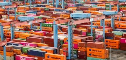 Wirtschaft in Deutschland: Regierung korrigiert Wachstumsprognose nach unten