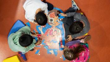 kitas haben zu wenig personal – hamburg in deutschland fast schlusslicht