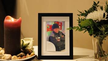 Tod auf der Lombardsbrücke: Obdachloser liebte Bücher – „war fast wie Familie“