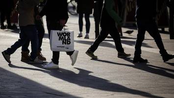 herrenausstatter wormland macht dicht – zwei filialen öffnen für ausverkauf