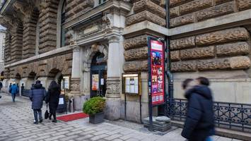 restaurant parlament im rathaus ist in insolvenz – hier speiste schon bismarck