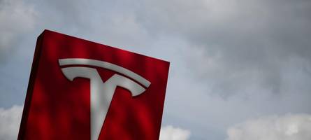 Tesla schließt erstmals ein Jahr mit Umsatzrückgang ab