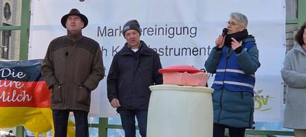 Hubert Aiwanger demonstriert wieder mit den Bauern, diesmal für bessere Milchpreise