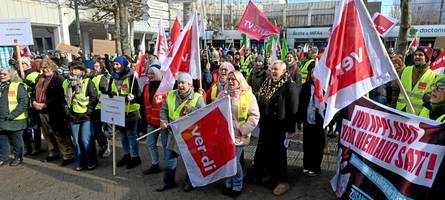Lärm an der Uni: Beschäftigte streiken in Augsburg lautstark für mehr Lohn