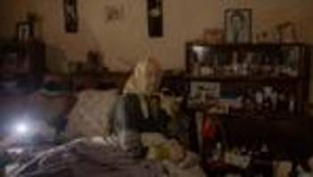 energieversorgung in der ukraine: dann heizen sie eben mit backsteinen