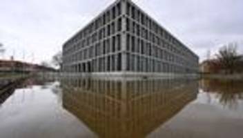 Kopftuchurteil: Urteil: Kontrolleurin am Flughafen darf Kopftuch tragen