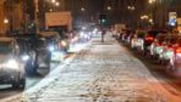 Richtung Skigebiete: Winterferien: Wo mit Stau und Ausfällen zu rechnen ist