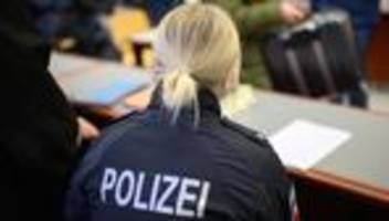 Schützenausmarsch in Hannover: Polizistin geküsst - Schützen müssen Geldstrafe zahlen