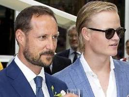 anklage gegen marius borg høiby : kronprinz haakon äußert sich zum prozess gegen seinen stiefsohn 