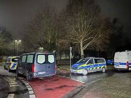 Mordkommission ermittelt: 14-Jähriger tot an Waldsee in Dormagen gefunden