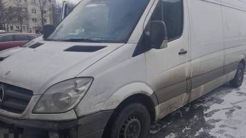 45 Mängel: Berliner Polizei stoppt völlig maroden Transporter auf A100