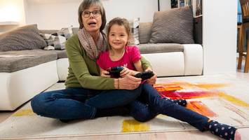 Studie verblüfft: Wenn Oma und Opa aufpassen, leidet die Gesundheit der Kinder