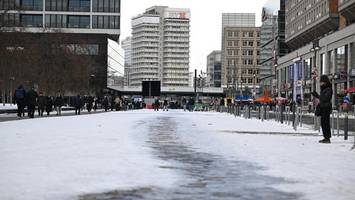 Glättebekämpfung: „Kreuzgefährlich, vor die Tür zu gehen“